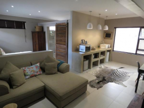 Beautiful Studio! Modern, secure,comfy stay in Windhoek Golf Estate